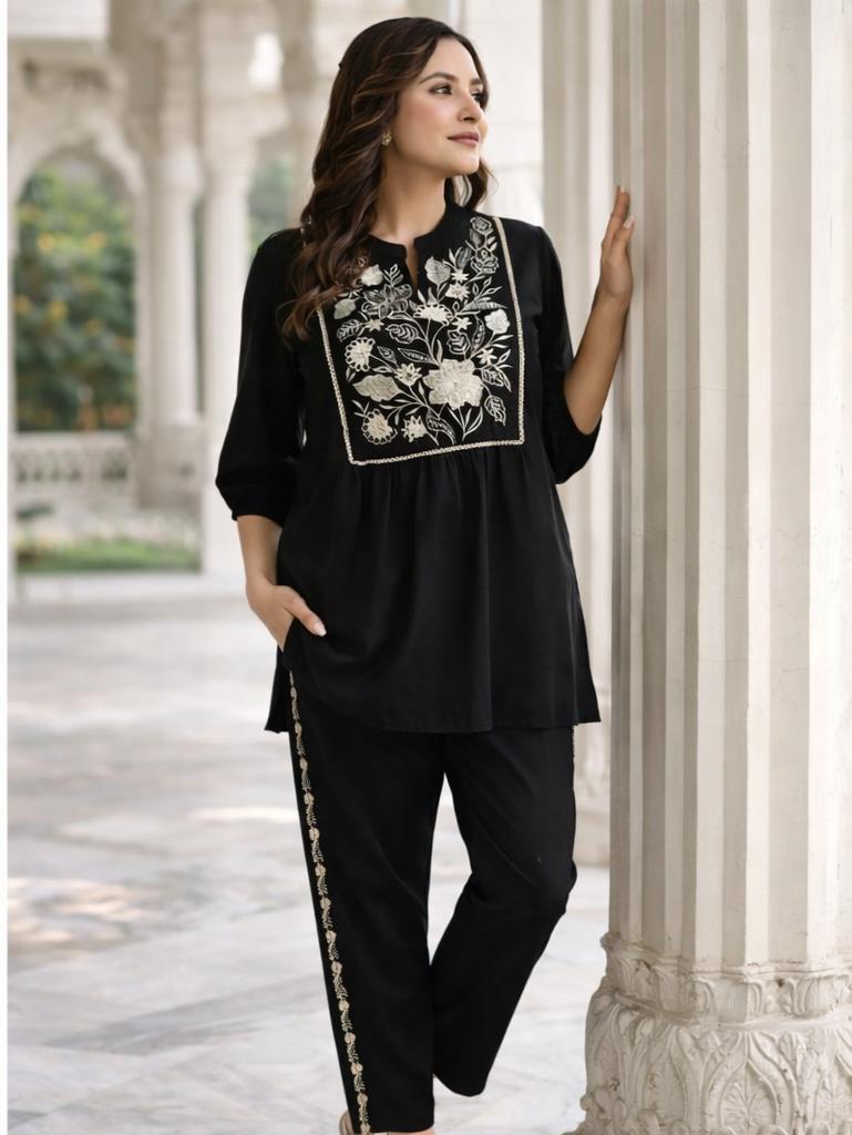 Maria Beautiful Embroidery kurti With embroidery pant Black co-ord set