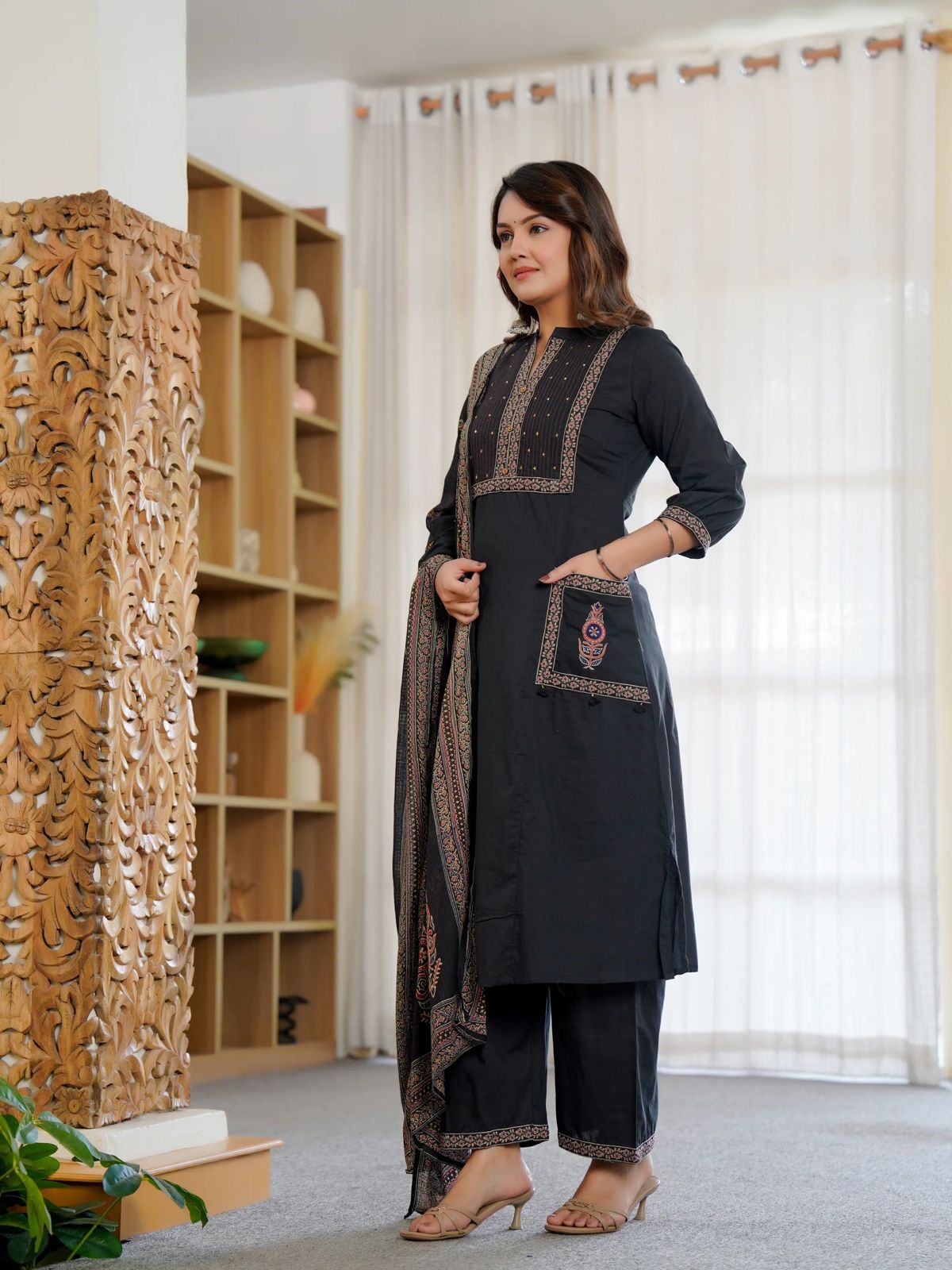 Charcoal Black Elegant Embroidered Cotton Kurta Set with Pocket Details